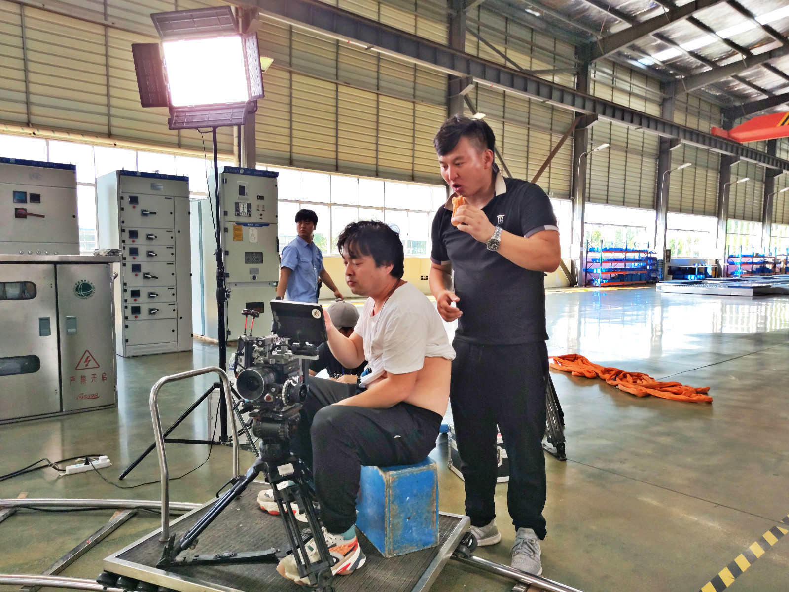 磐石品牌“明正集團(tuán)宣傳片”項(xiàng)目順利殺青 磐石品牌“明正集團(tuán)宣傳片”項(xiàng)目順利殺青