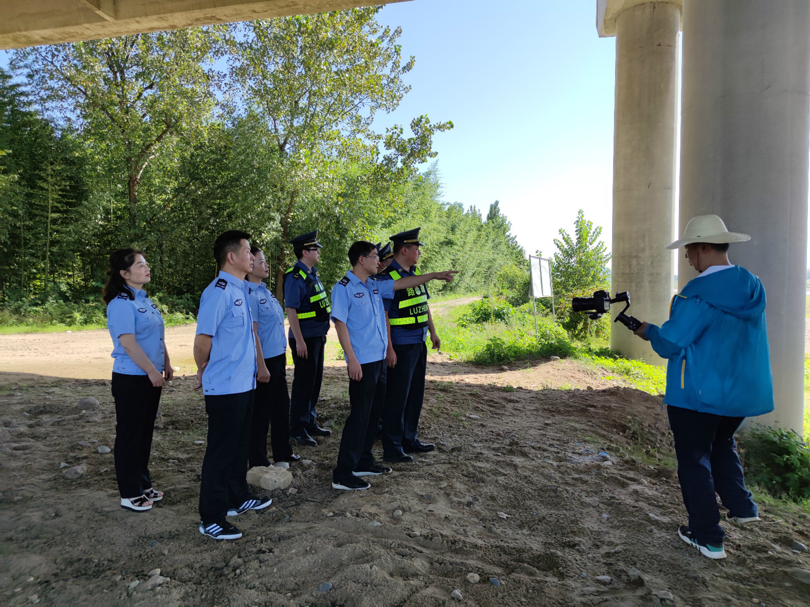 高速集團西略分公司掃黑除惡專題片順利完成拍攝 高速集團西略分公司掃黑除惡專題片順利完成拍攝