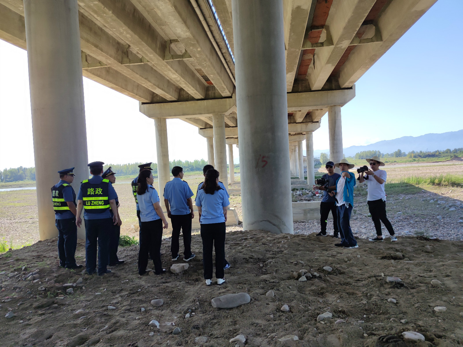 高速集團西略分公司掃黑除惡專題片順利完成拍攝 高速集團西略分公司掃黑除惡專題片順利完成拍攝